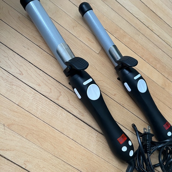 Beachwaver S1.25 Dual Voltage Ceramic Rotating 1 & 1.25 inch Curling Irons - Picture 3 of 3